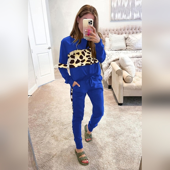 NWT!! Women's Leopard Blue 2pc. Crewneck Long Sleeve Top and Pants Outfit!! - Picture 2 of 6